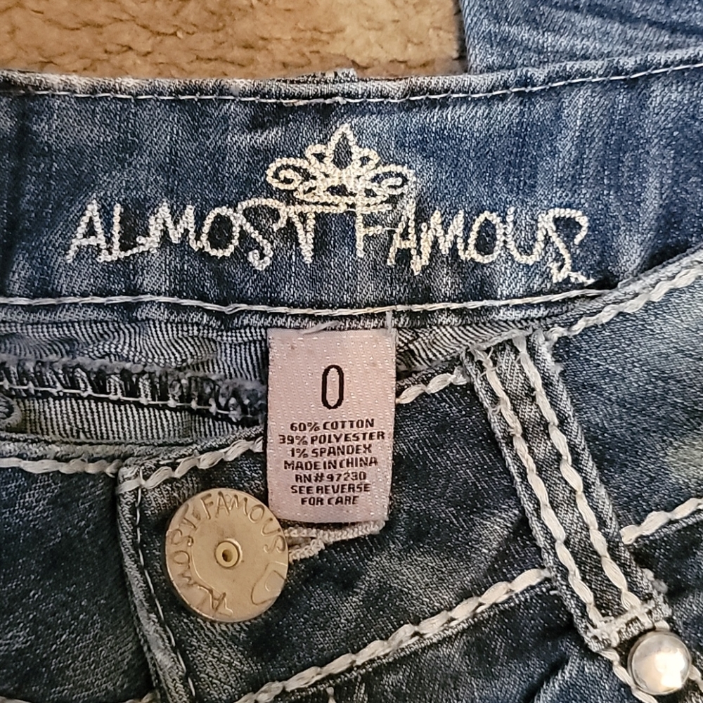 Jeans - Picture 3 of 3